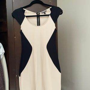 Color block, flattering size 2 dress